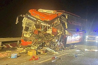 Vụ tai nạn trên cao tốc, 11 người thương vong: Tài xế ô tô tải dừng xe ngủ